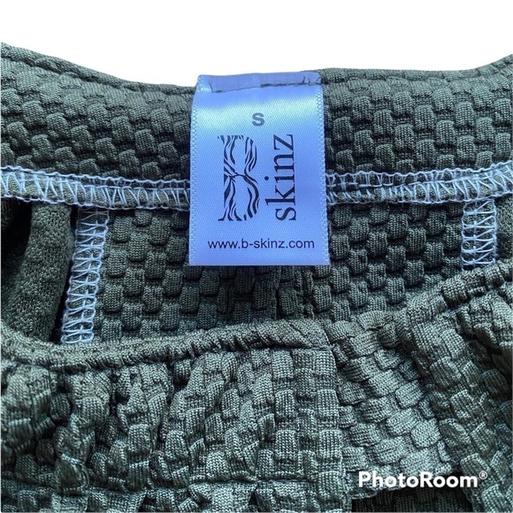 B Skinz Tonal Keyhole Dress.    Perfect to wear with heels or boots!  New w/tag - Picture 3 of 10